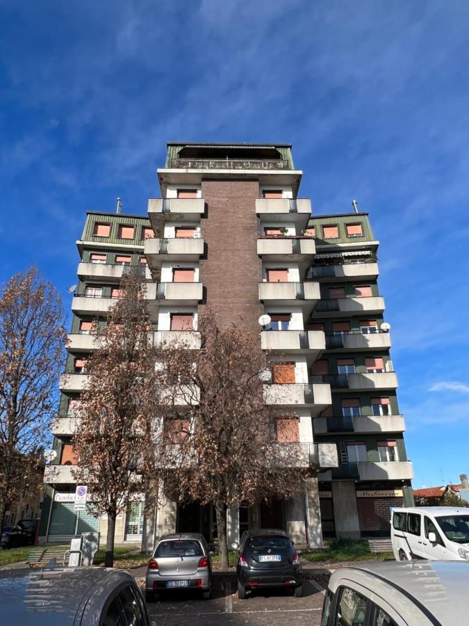 Ferienwohnung Nice Square Marcallo con Casone Exterior foto